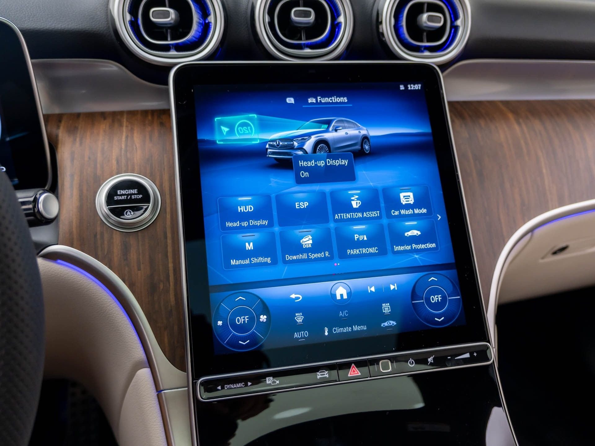 New 2027 MANUFAKTUR Moonlight White Metallic Mercedes-Benz GLC 300 Coupe image 30