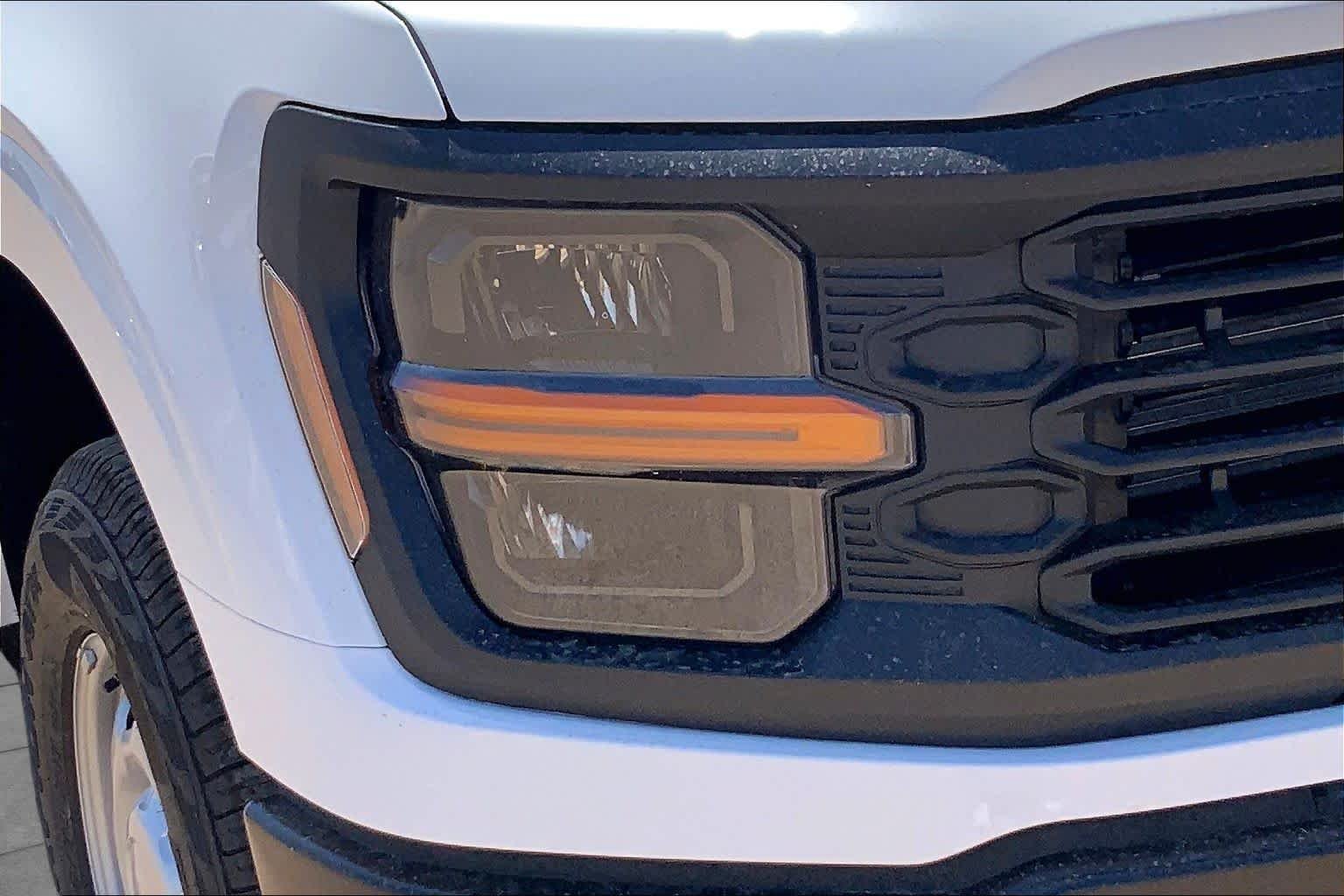 New 2026 Oxford White Ford XL image 13