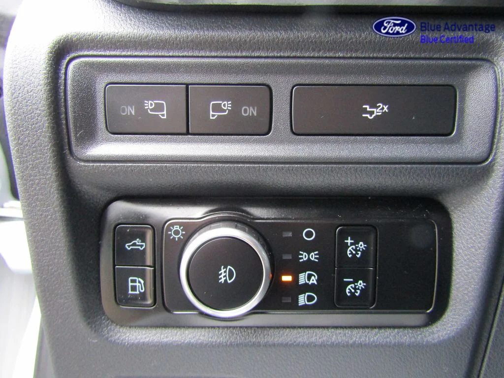 Certified Used 2023 Oxford White Ford XLT image 28