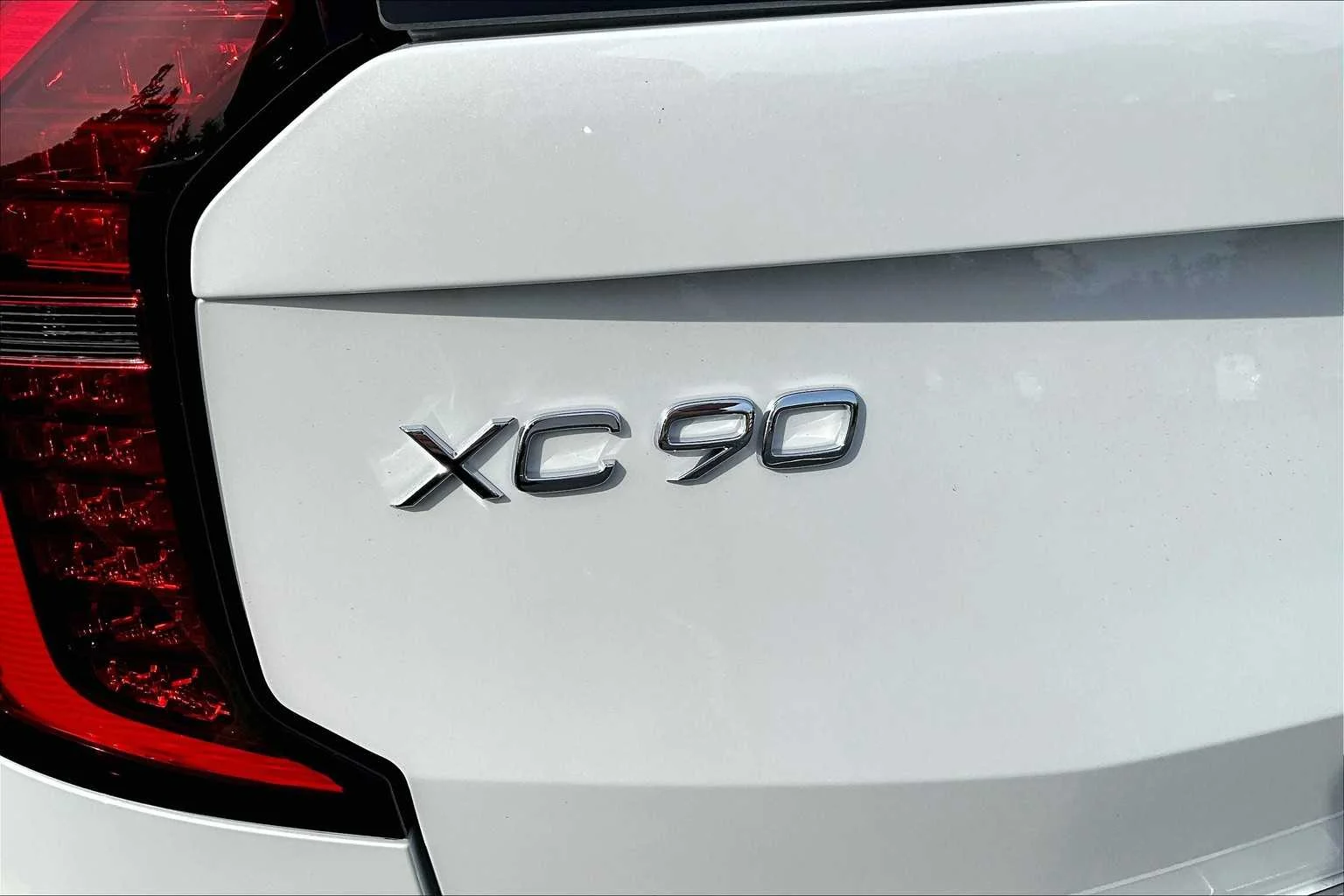 New 2026 Crystal White Volvo Ultra image 6