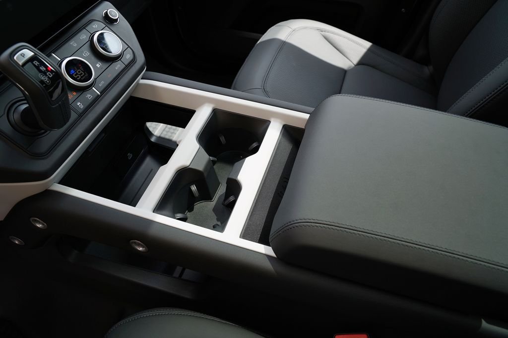 Used 2026 Gray Land Rover X-Dynamic SE image 29