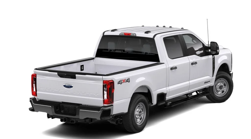 New 2026 Oxford White Ford XL image 3