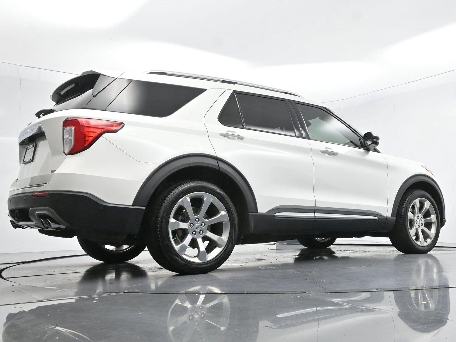 Used 2020 Star White Metallic Tri-Coat Ford Platinum image 57