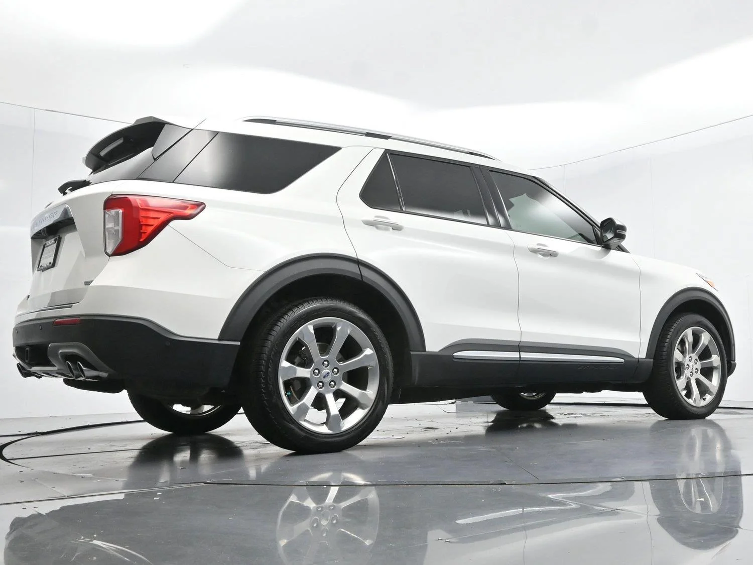 Used 2020 Star White Metallic Tri-Coat Ford Platinum image 57
