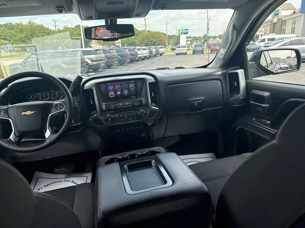 Used 2017 GRAPHITE METALLIC Chevrolet LT image 13