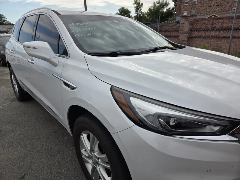 Used 2018 White Frost BUICK PREMIUM GROUP image 3