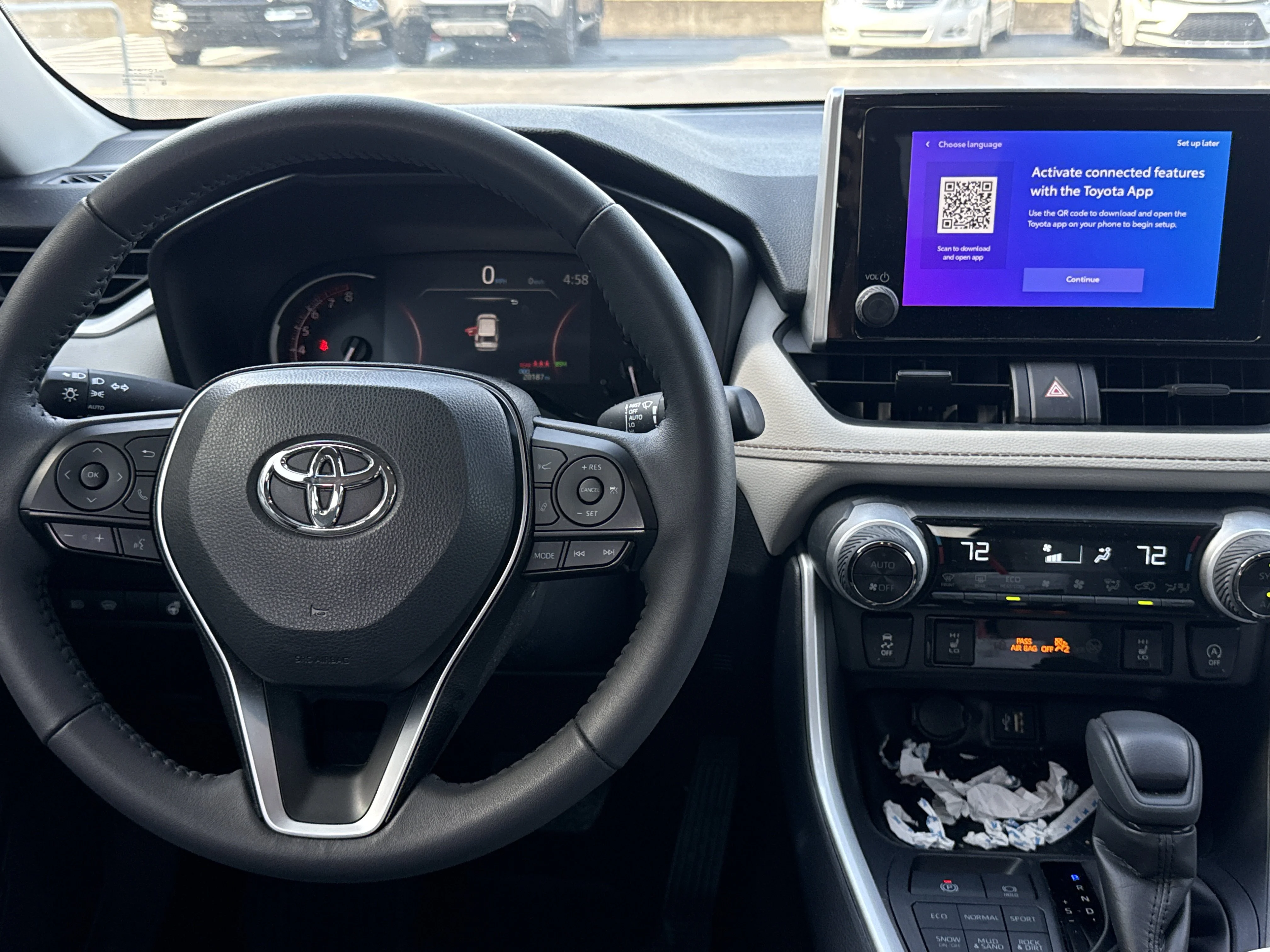 Used 2025 Silver Sky Metallic Toyota XLE AWD image 4