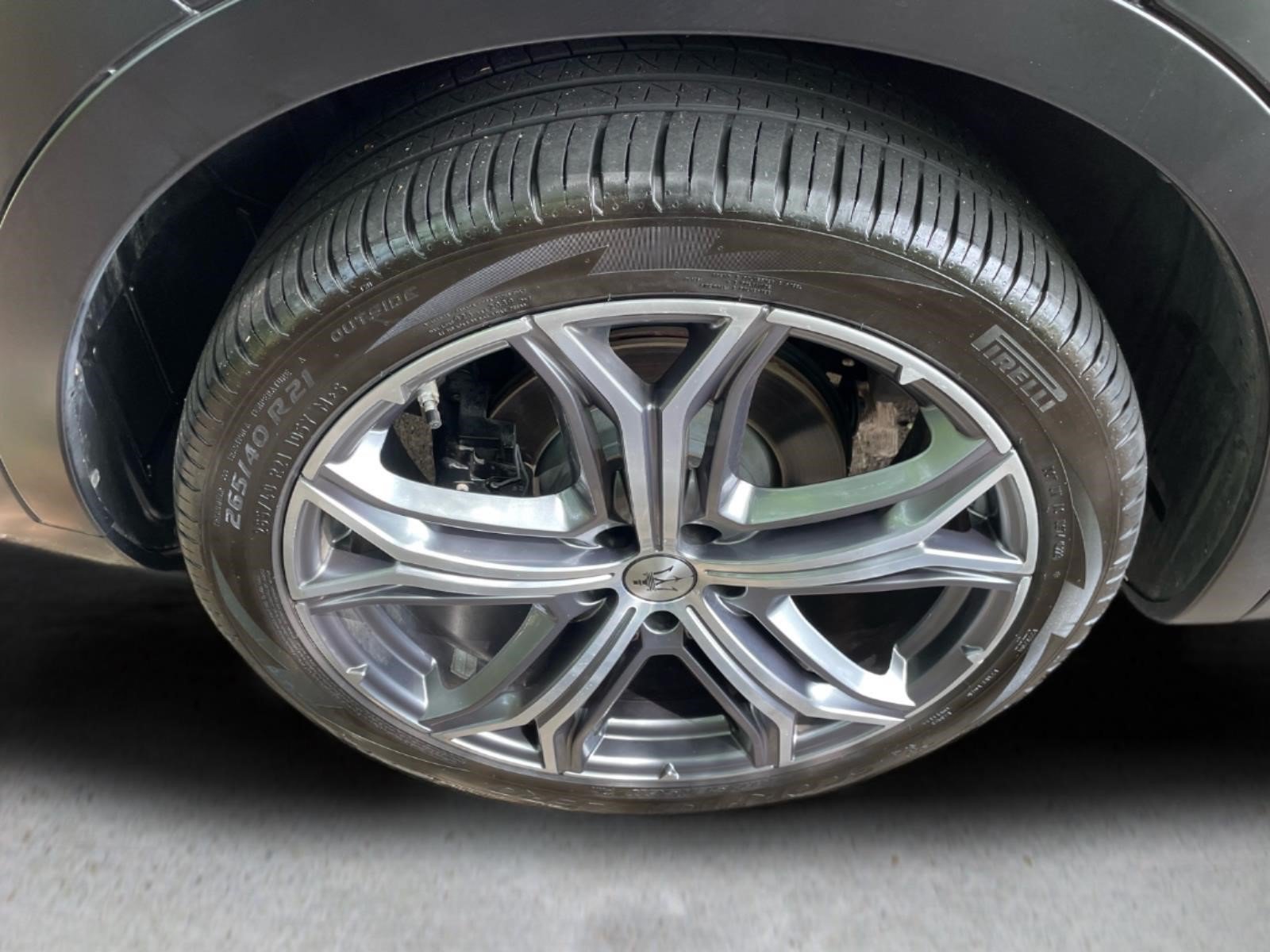 Used 2020  Maserati Base image 22