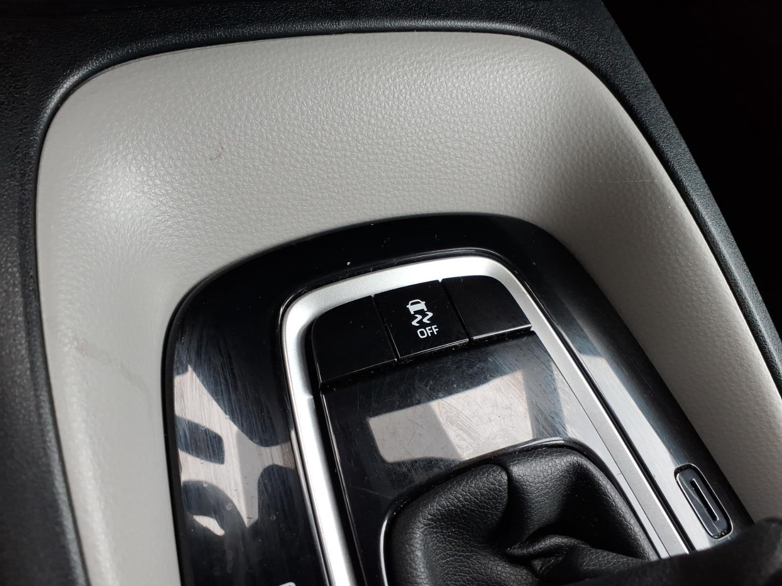 Used 2020 Classic Silver Metallic Toyota L image 6