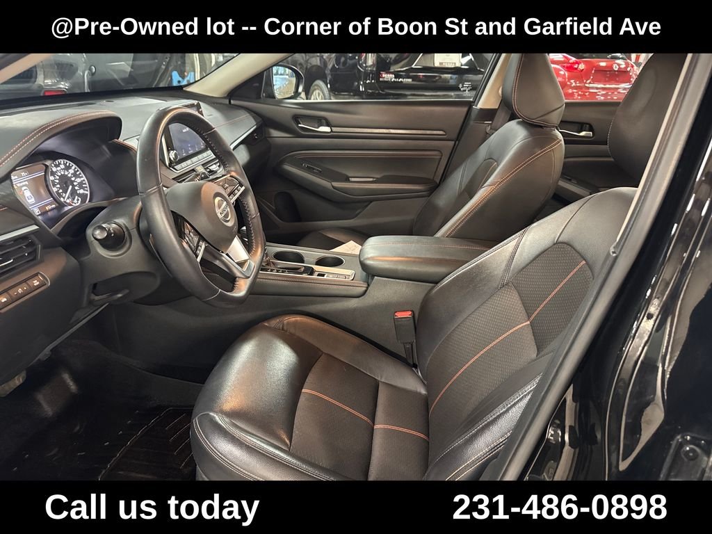 Used 2020 Black Nissan 2.5 SR image 14