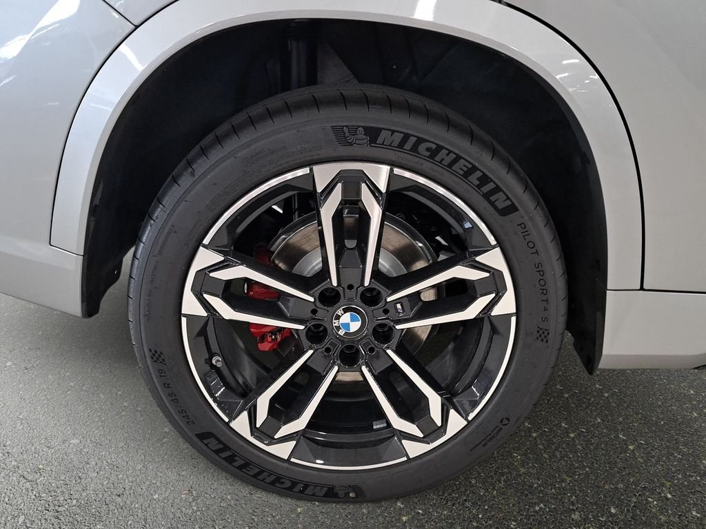 New 2026 Space Silver Metallic BMW xDrive28i image 17