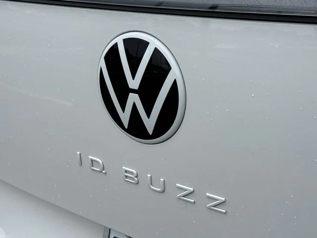 Certified Used 2025 Candy White Volkswagen Pro S image 15