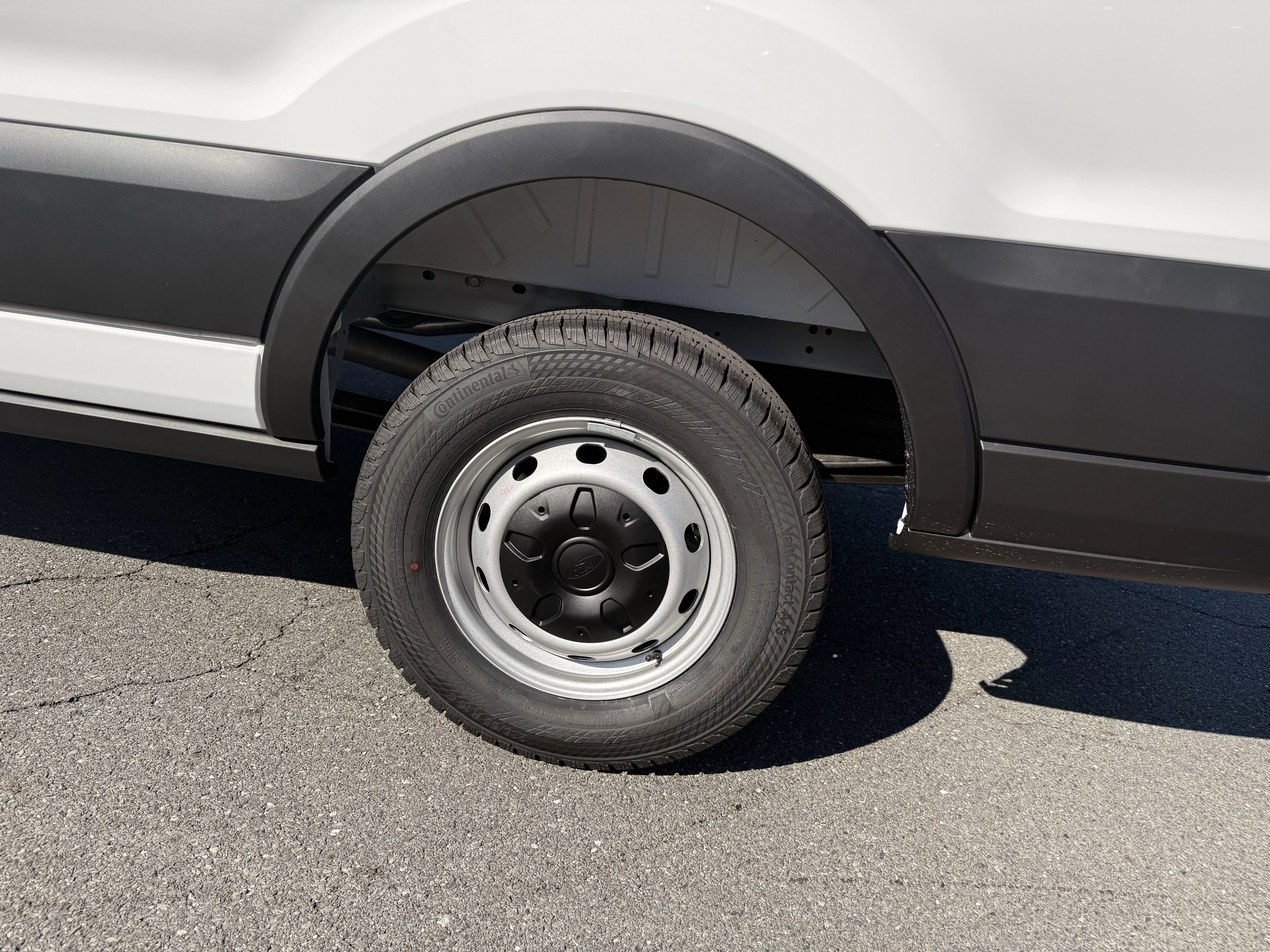 New 2026 Oxford White Ford Cargo Van image 37