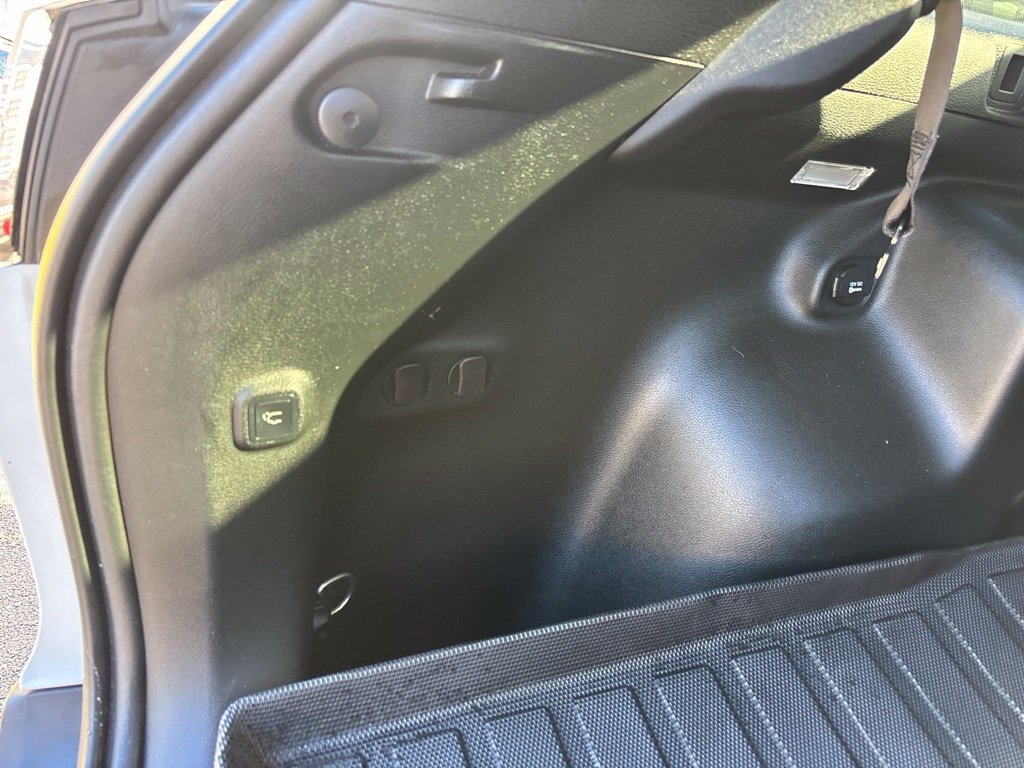 Used 2019 White Jeep Limited image 34