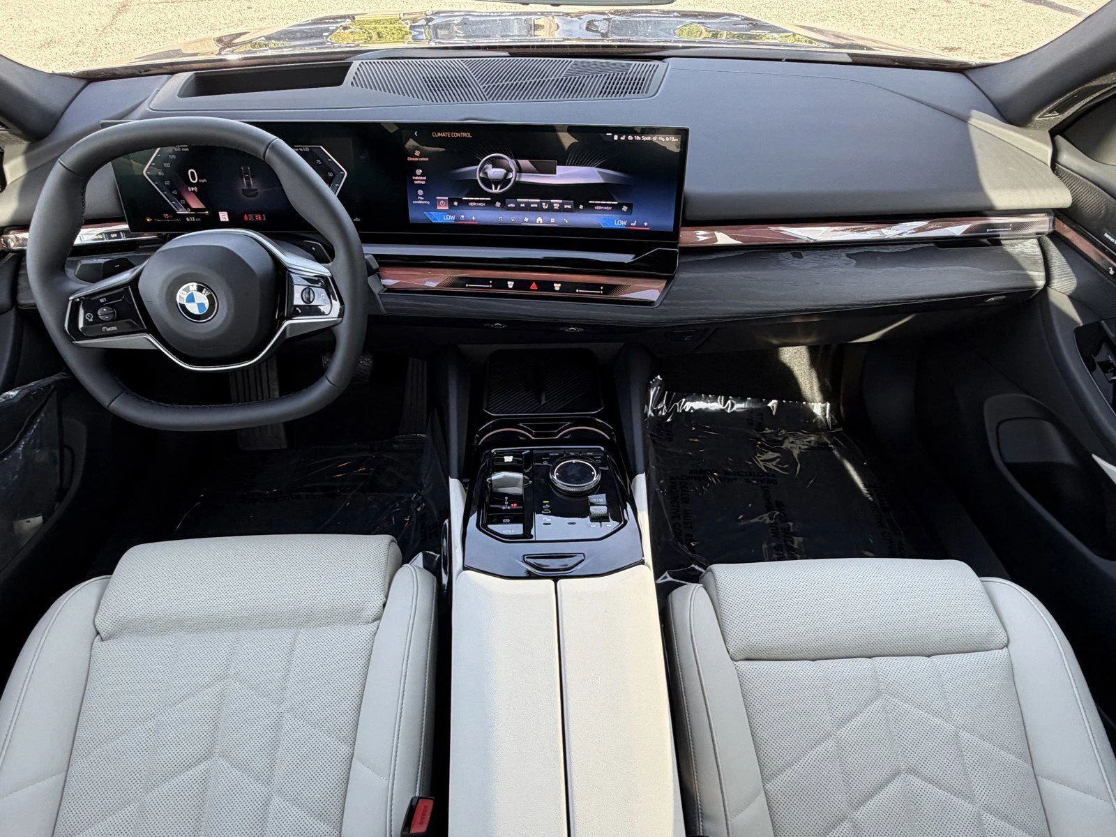 New 2027 Dark Graphite Metallic BMW 530i image 13