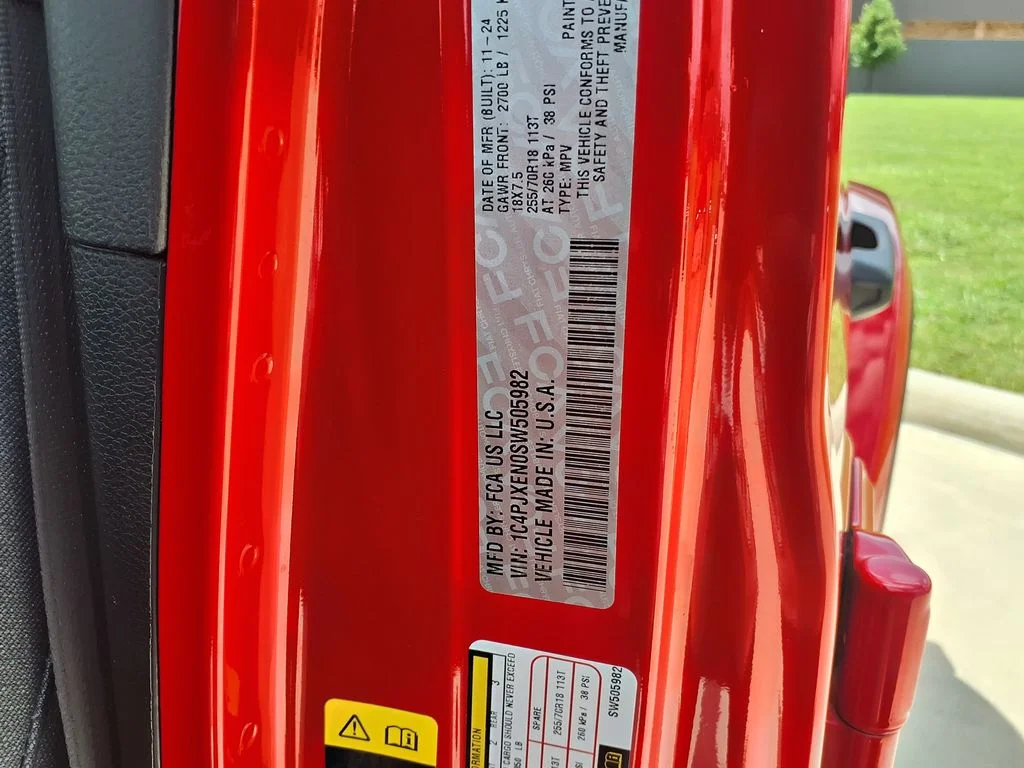Used 2025 Red Jeep Sahara image 34