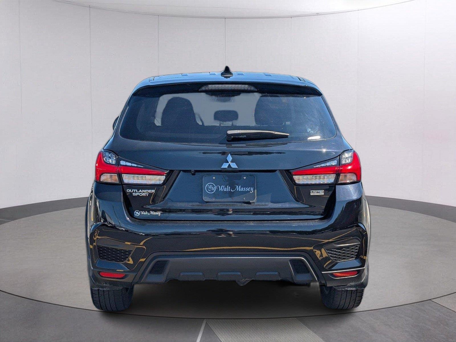 Used 2024 Labrador Black Pearl Mitsubishi LE image 4
