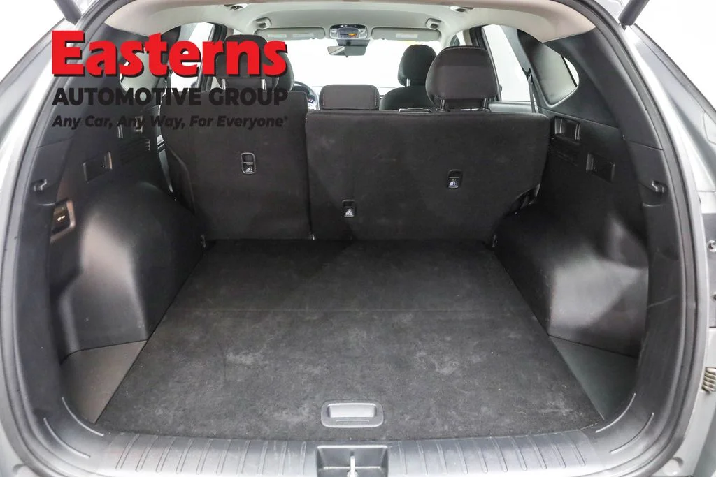 Used 2024 Gray Hyundai SEL image 9