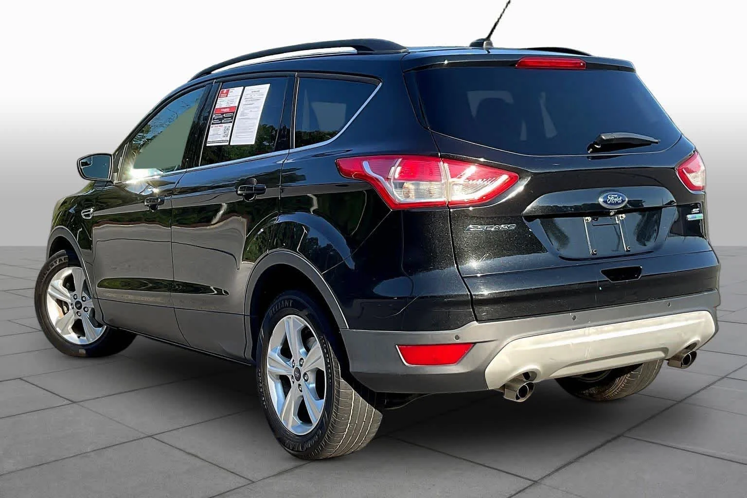 Used 2015 Tuxedo Black Ford SE image 11