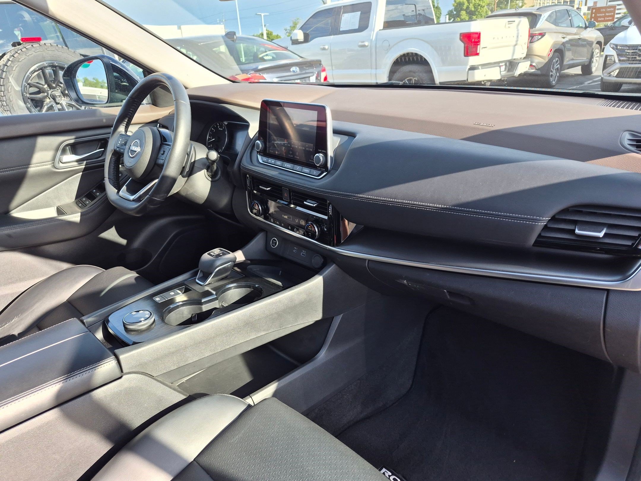 Certified Used 2022 Super Black Nissan SV image 31