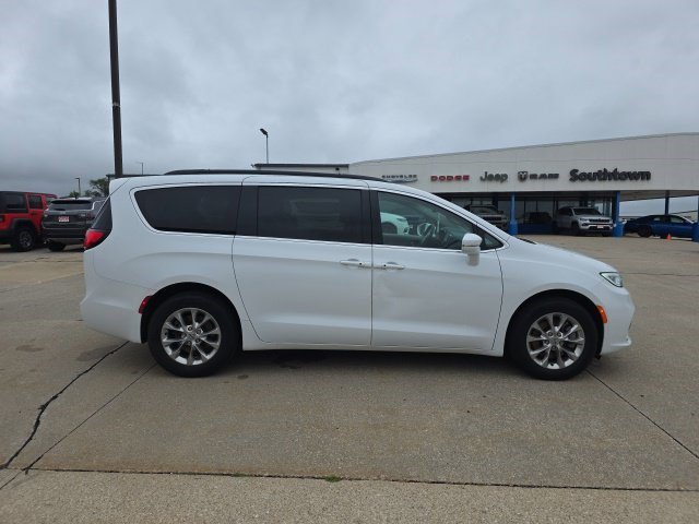 Certified Used 2022 Bright White Clearcoat Chrysler Touring L image 8