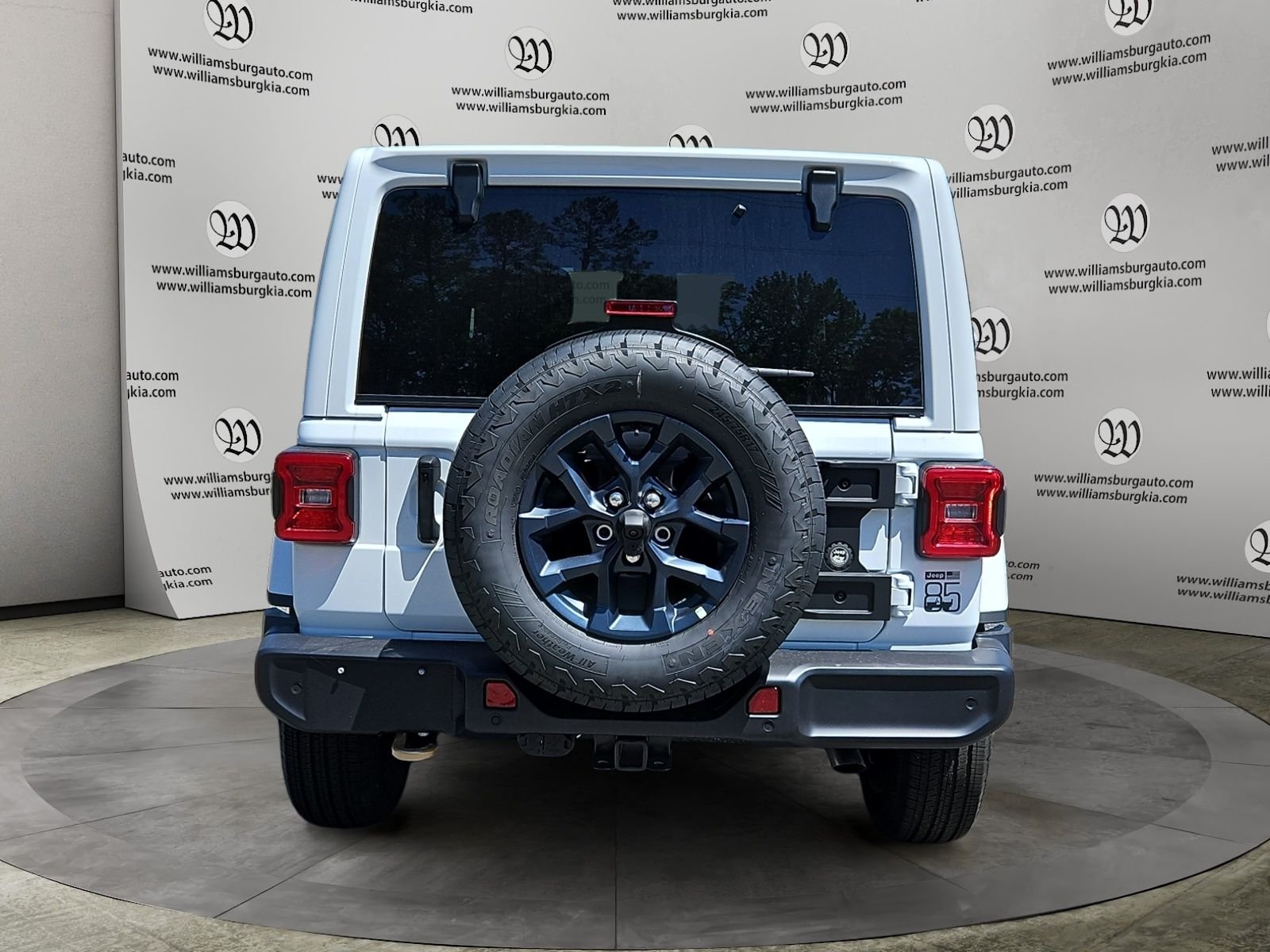 New 2026 Bright White Clear-Coat Exterior Paint Jeep 85th Anniversary Edition image 4