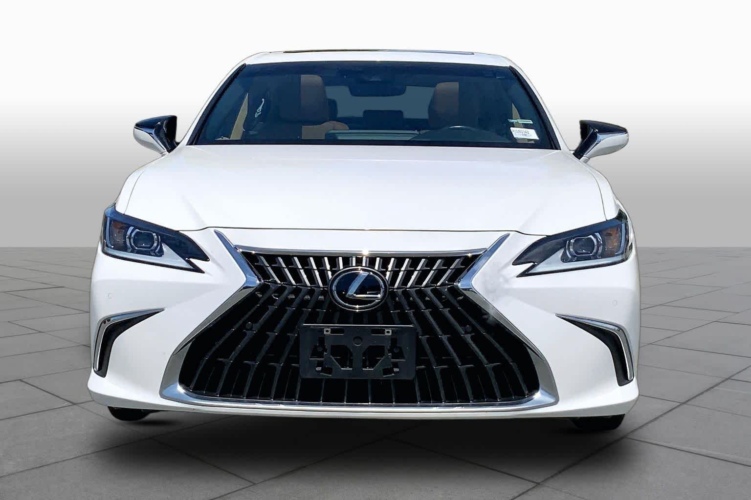Certified Used 2024 Eminent White Pearl Lexus  image 4