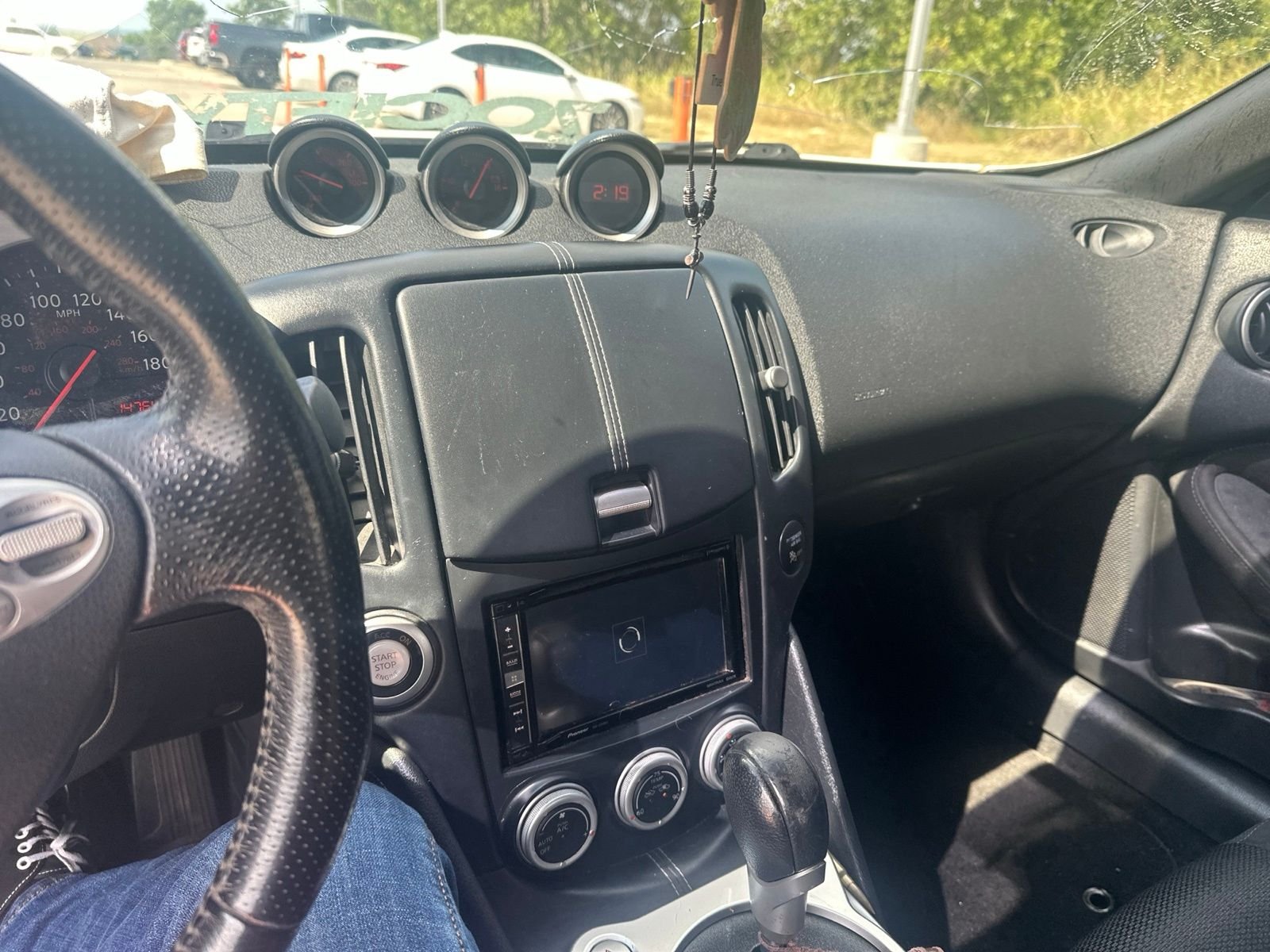 Used 2017 Pearl White Nissan Base image 7