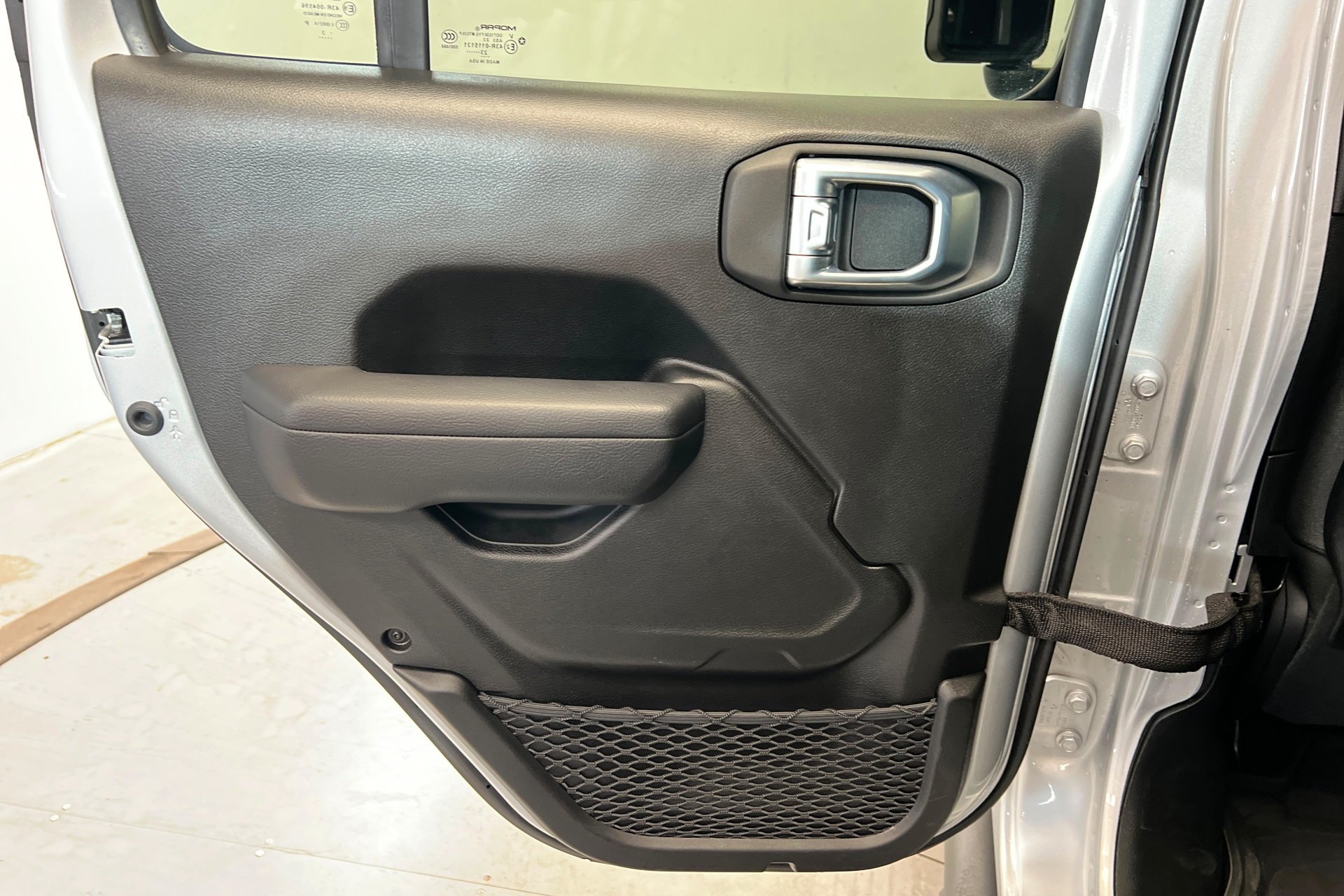 Certified Used 2024 Silver Zynith Clearcoat Jeep Rubicon image 19