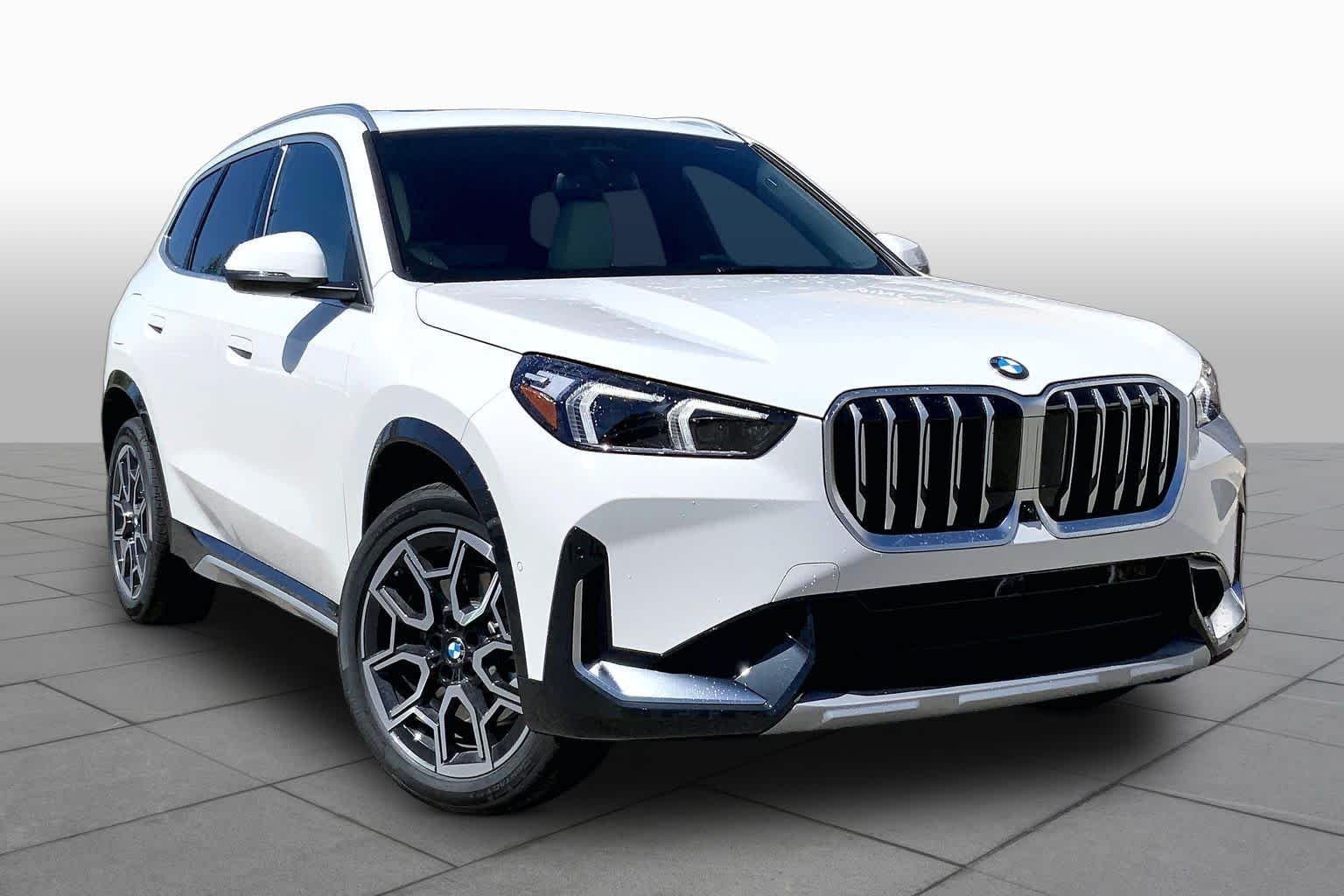 New 2026 Alpine White BMW xDrive28i image 2