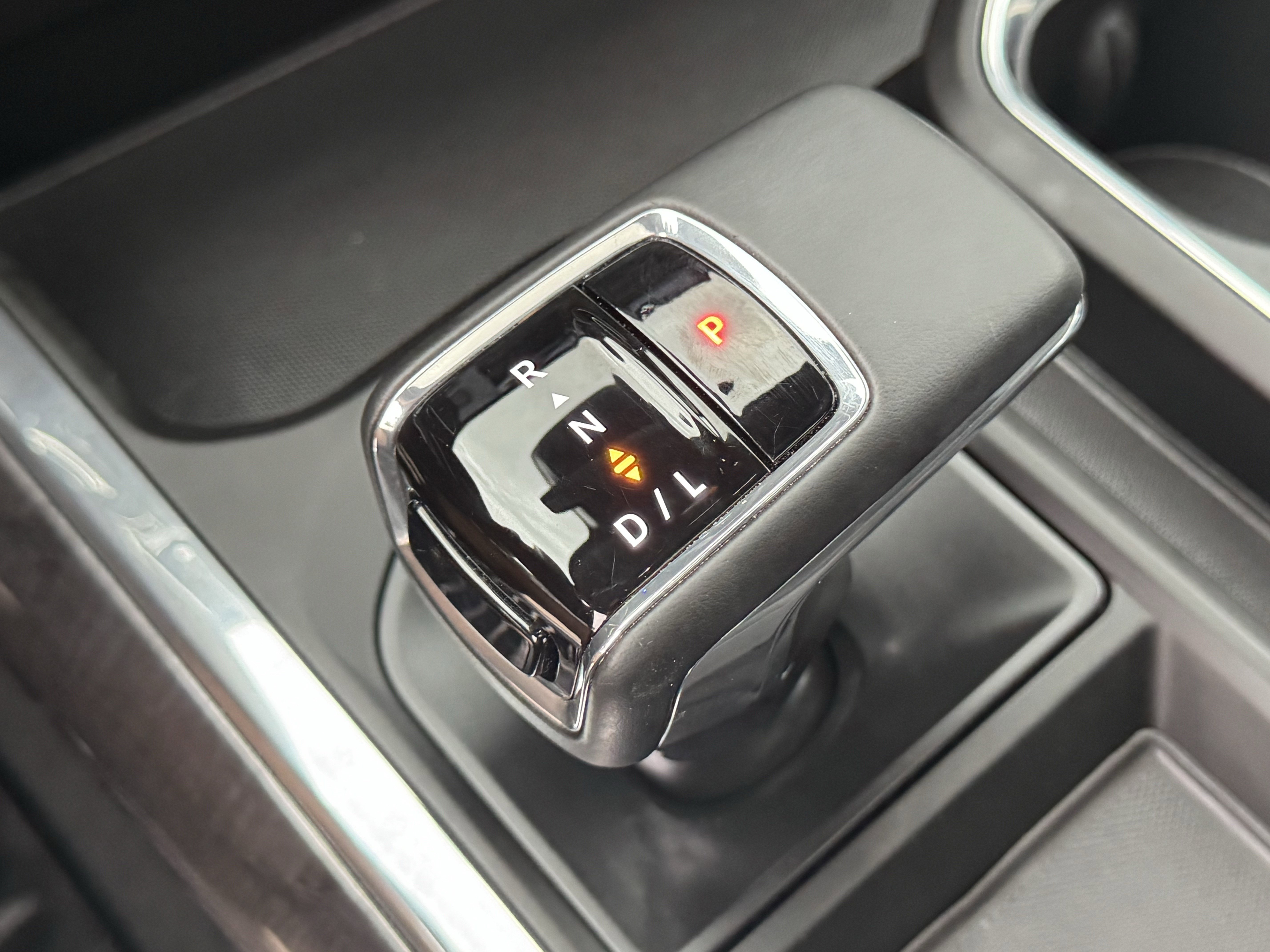 Used 2025 Summit White Chevrolet LTZ image 20