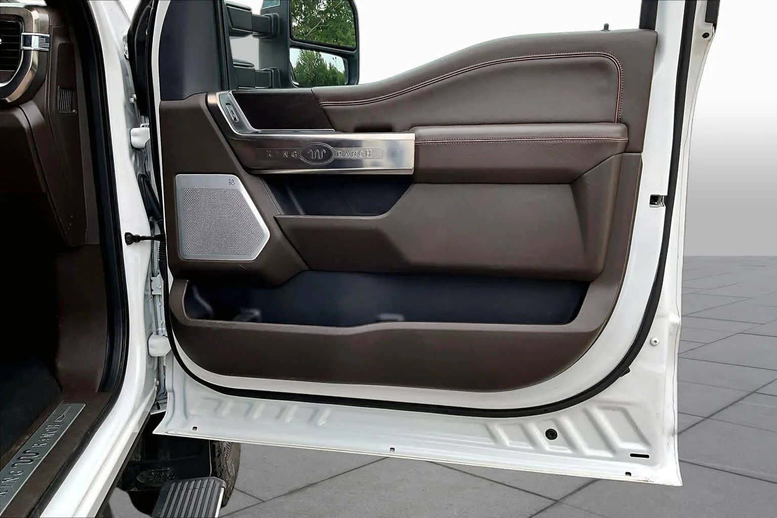 Certified Used 2024 Star White Ford King Ranch image 23