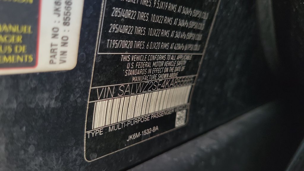 Used 2019 Black Land Rover SVR image 25