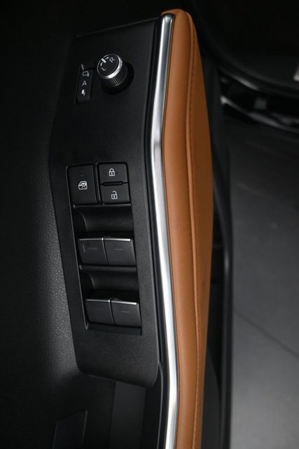 New 2026 Midnight Black Metallic Toyota Platinum image 12
