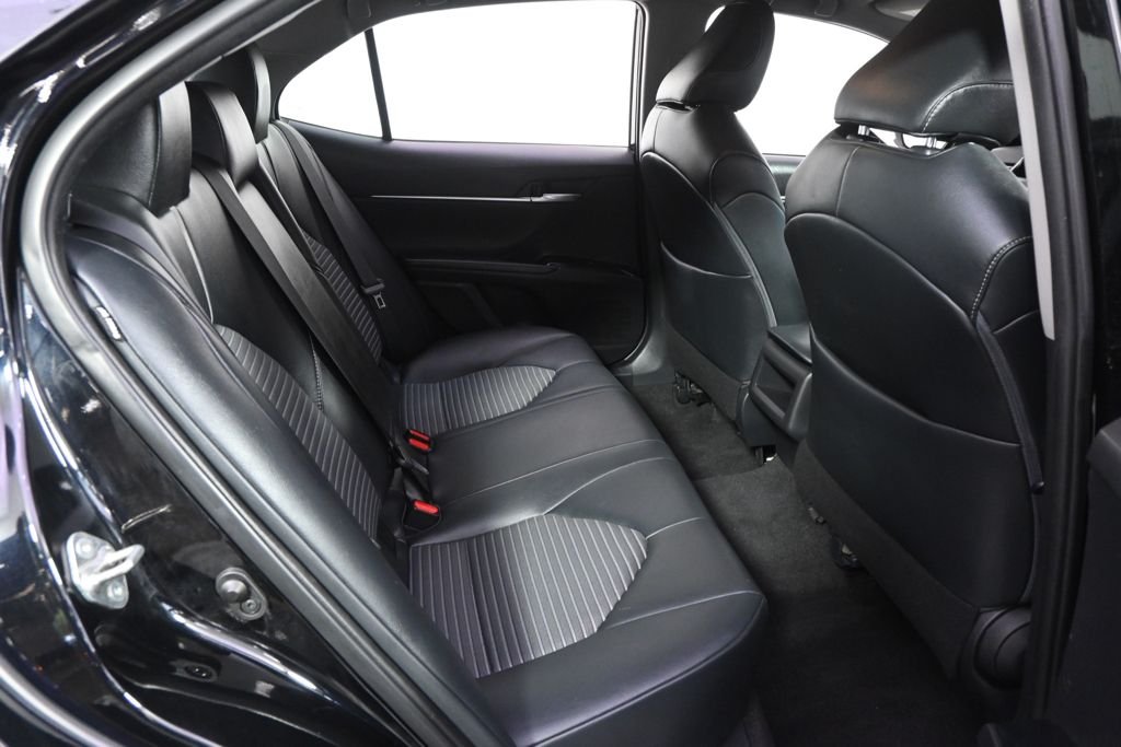 Used 2019 Midnight Black Metallic Toyota SE image 18