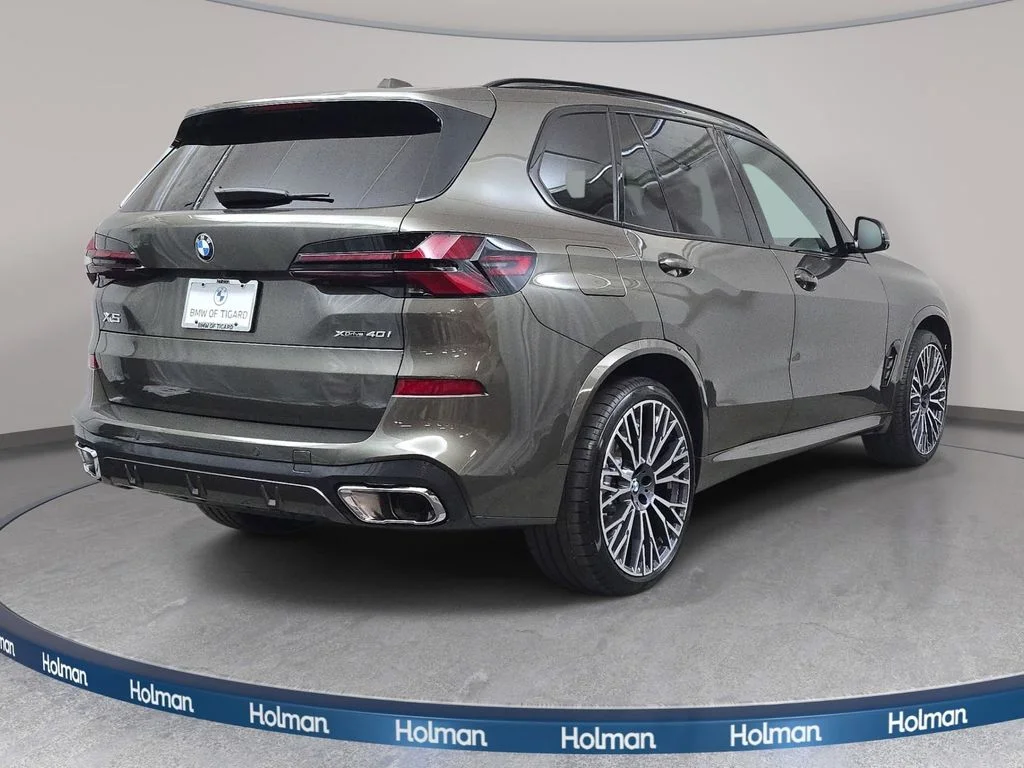 Used 2026 Manhattan Green Metallic BMW xDrive40i image 6