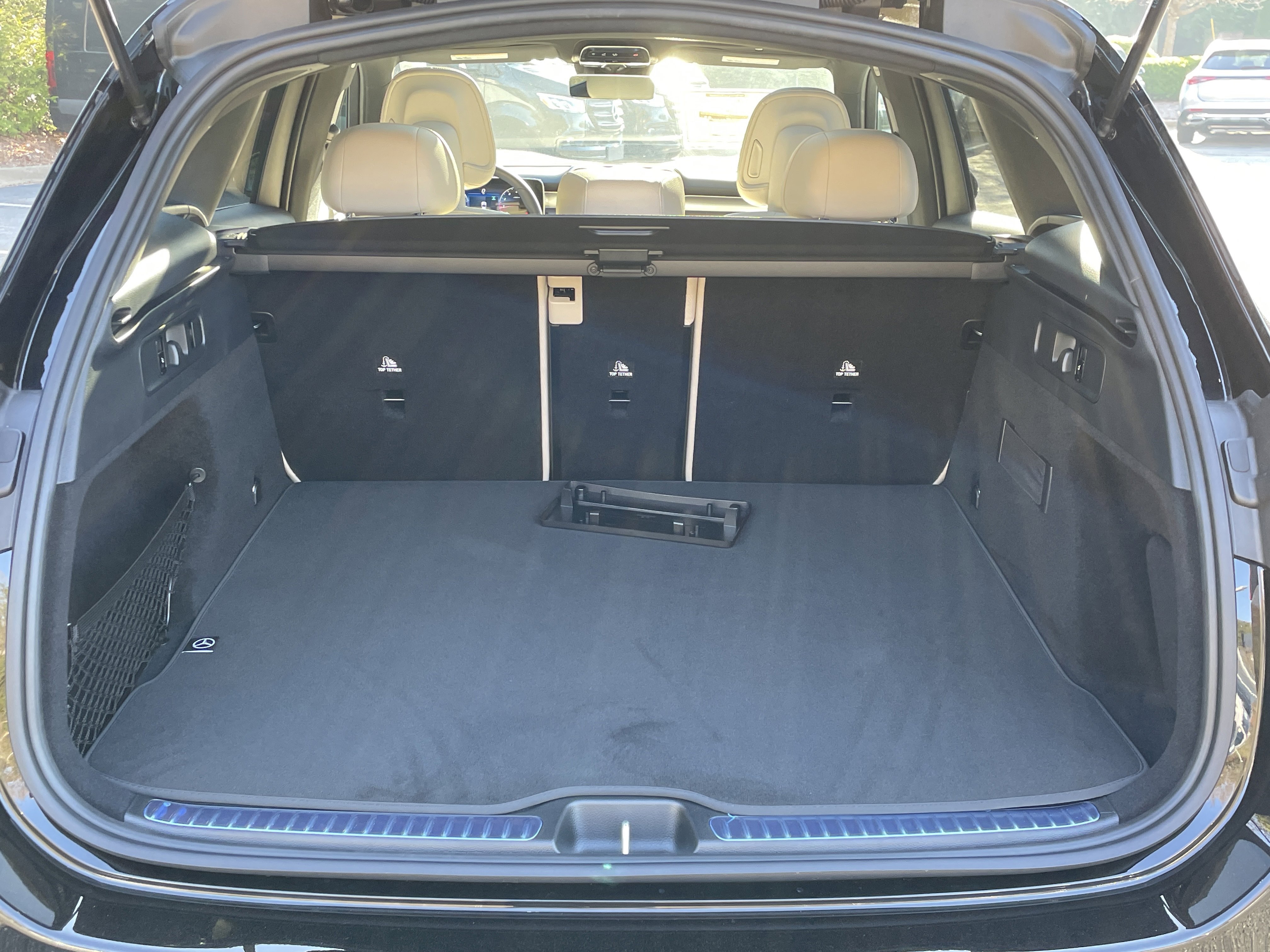 New 2026 Obsidian Black Metallic Mercedes-Benz GLC 300 4MATIC® SUV image 9