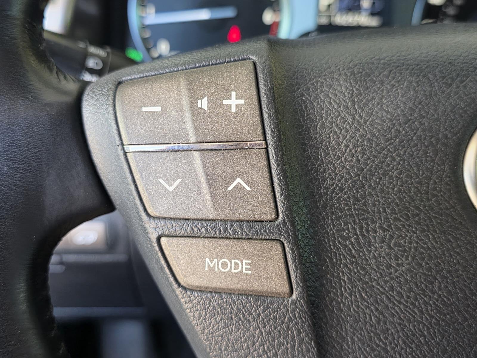 Used 2015 Silver Lexus 570 image 30