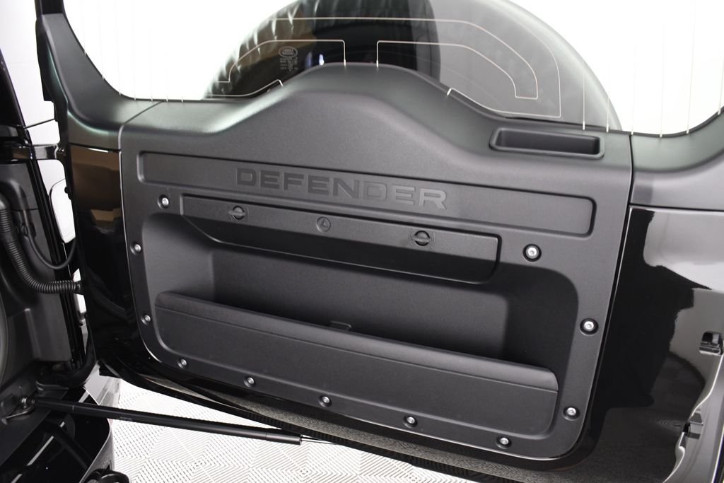 New 2026 Santorini Blk Land Rover X image 24