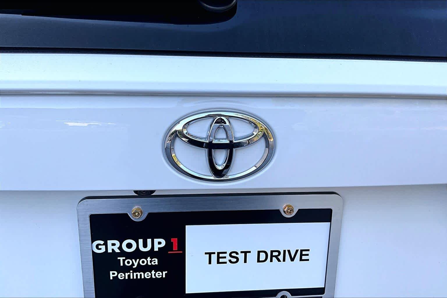 Used 2023 Ice Cap Toyota LE image 31