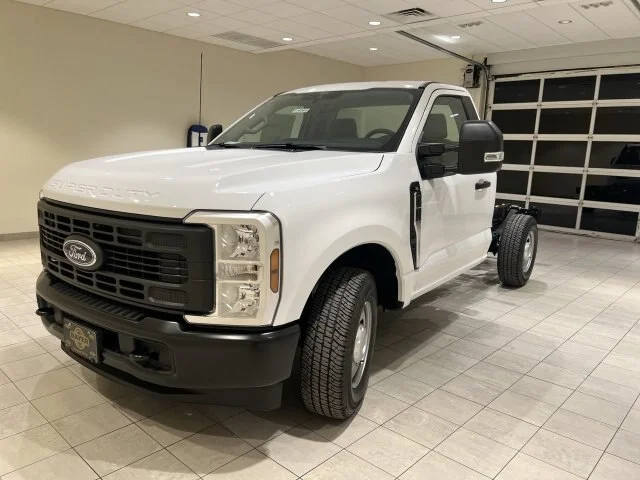New 2026 Oxford White Ford F-250® XL image 26