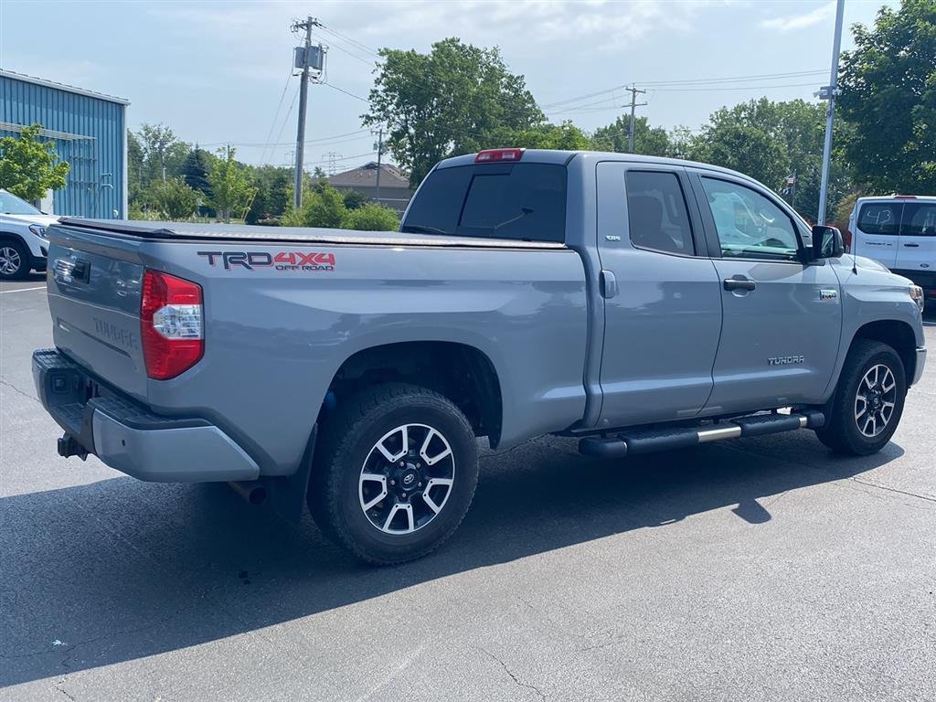 Used 2019 Cement Toyota SR5 image 10
