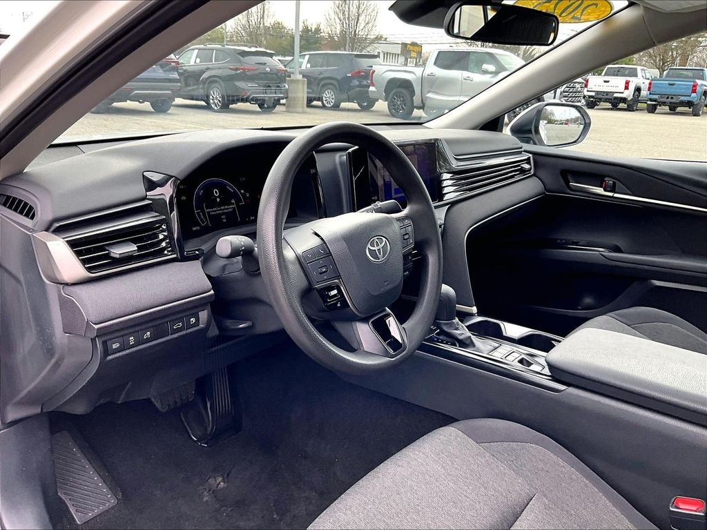 Used 2025 White Toyota LE image 8