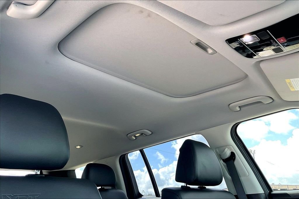 Used 2025 Hampton Gray Hyundai XRT image 28