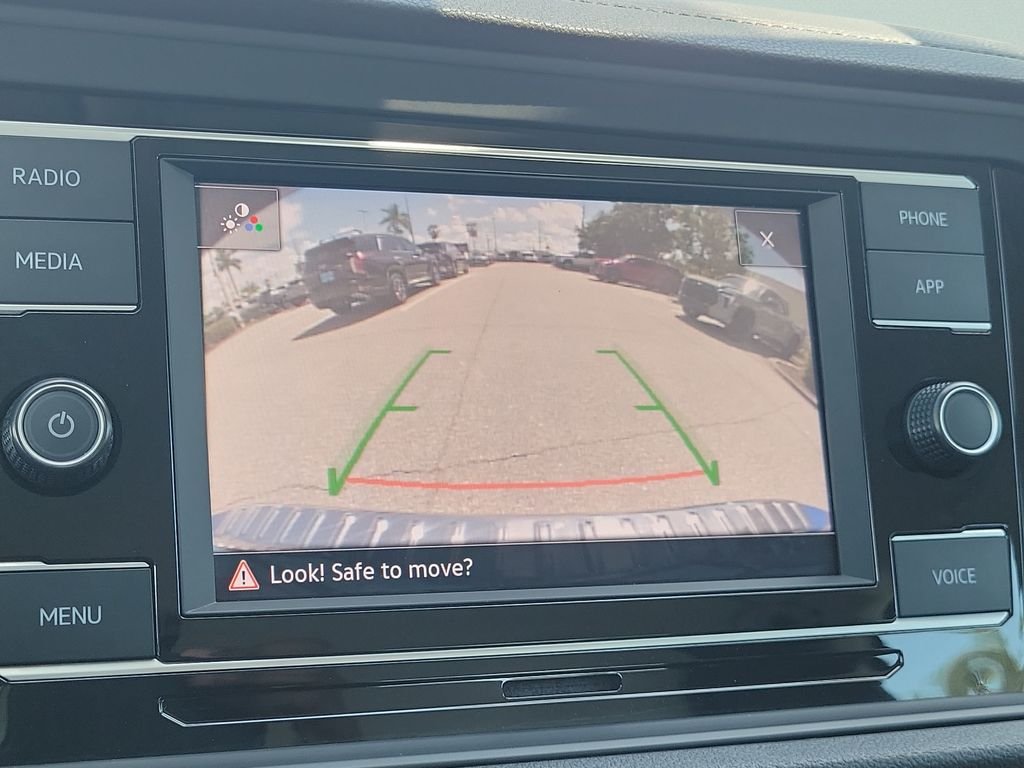 2022 Volkswagen Jetta SE - Photo 18