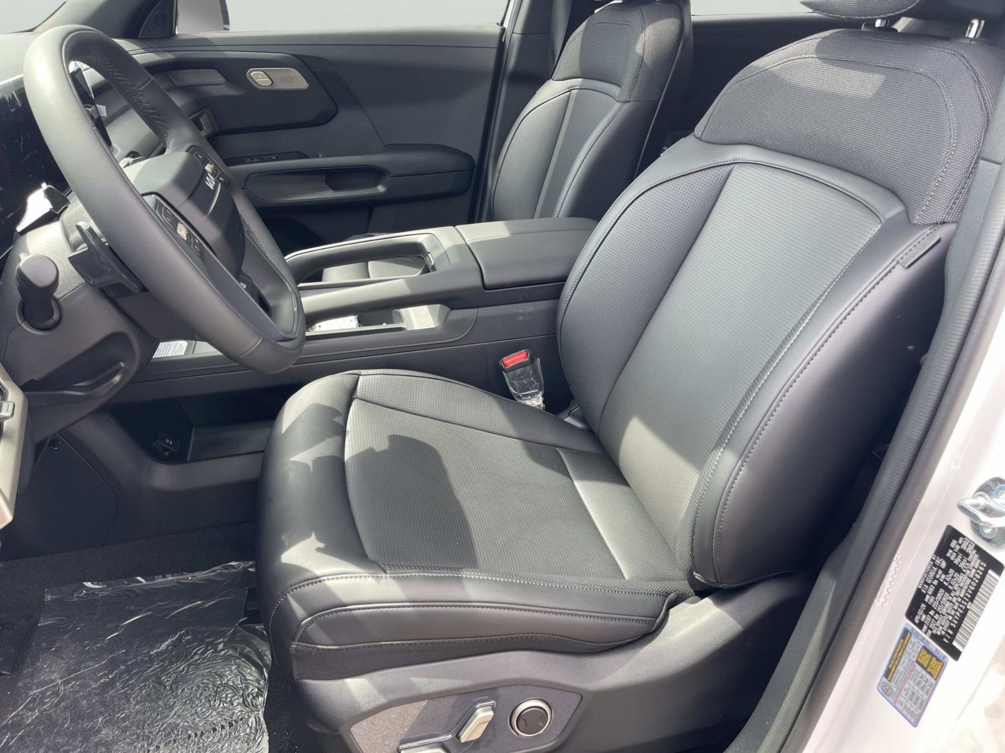 New 2027 Glacial White Pearl Kia S image 18