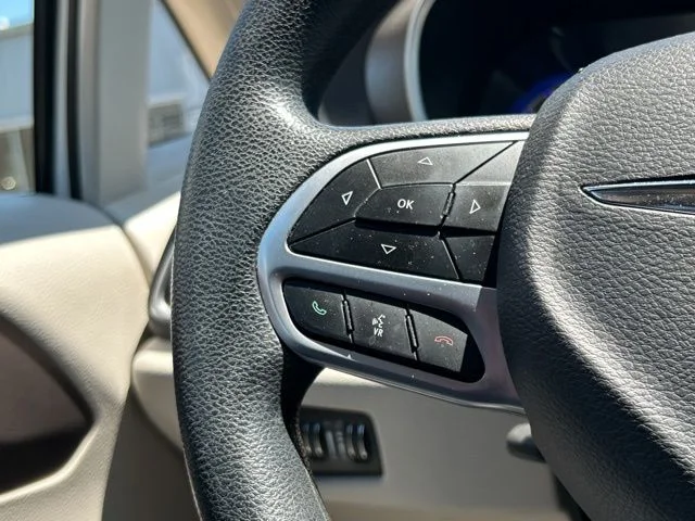Used 2021 White Chrysler LXI image 36