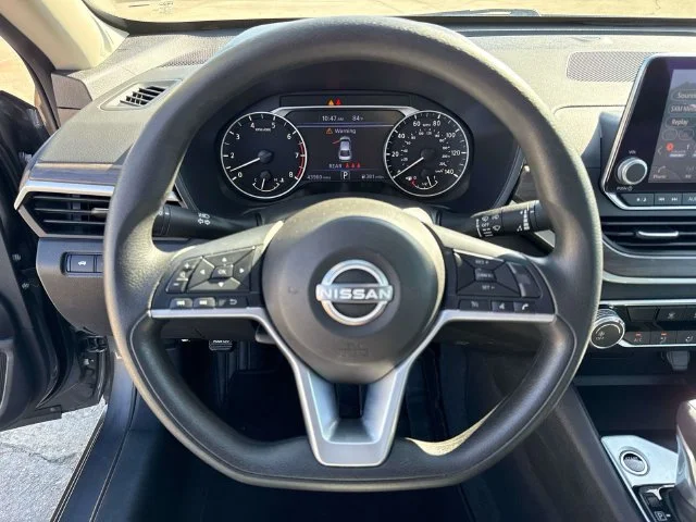 Used 2025 Gray Nissan 2.5 SV image 29