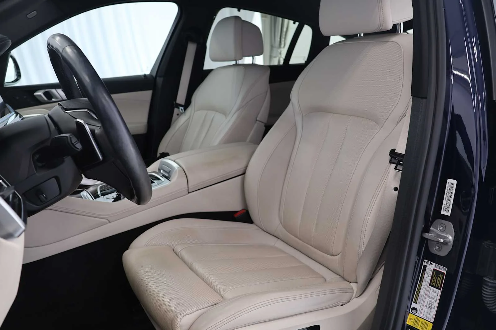 Used 2020 Tanzanite Blue II Metallic BMW xDrive40i image 13