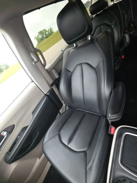 Used 2024 Silver Chrysler Touring L image 22